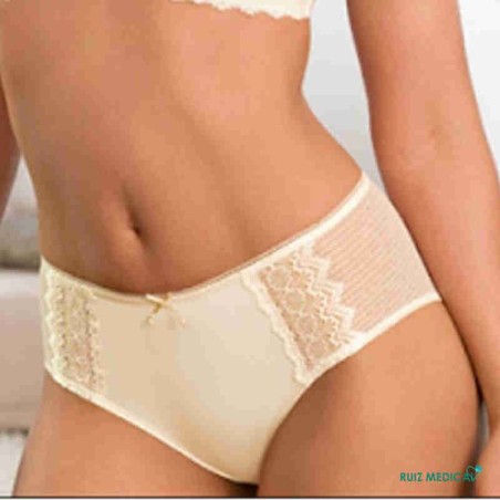 Shorty Naomi par Amoena - Coloris Blanc - Vue de face Shorty Naomi par Amoena - Coloris Blanc - Vue de face